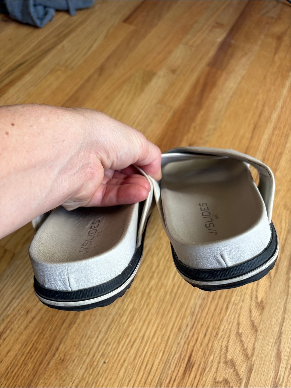 J/Slides size 8 Light Beige/gray Crisscross Slide Sandals - Picture 4 of 7